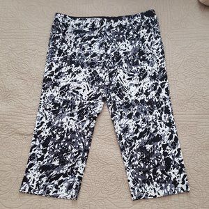 Wild print capris is surprisingly neutral, Sz 12, worn once